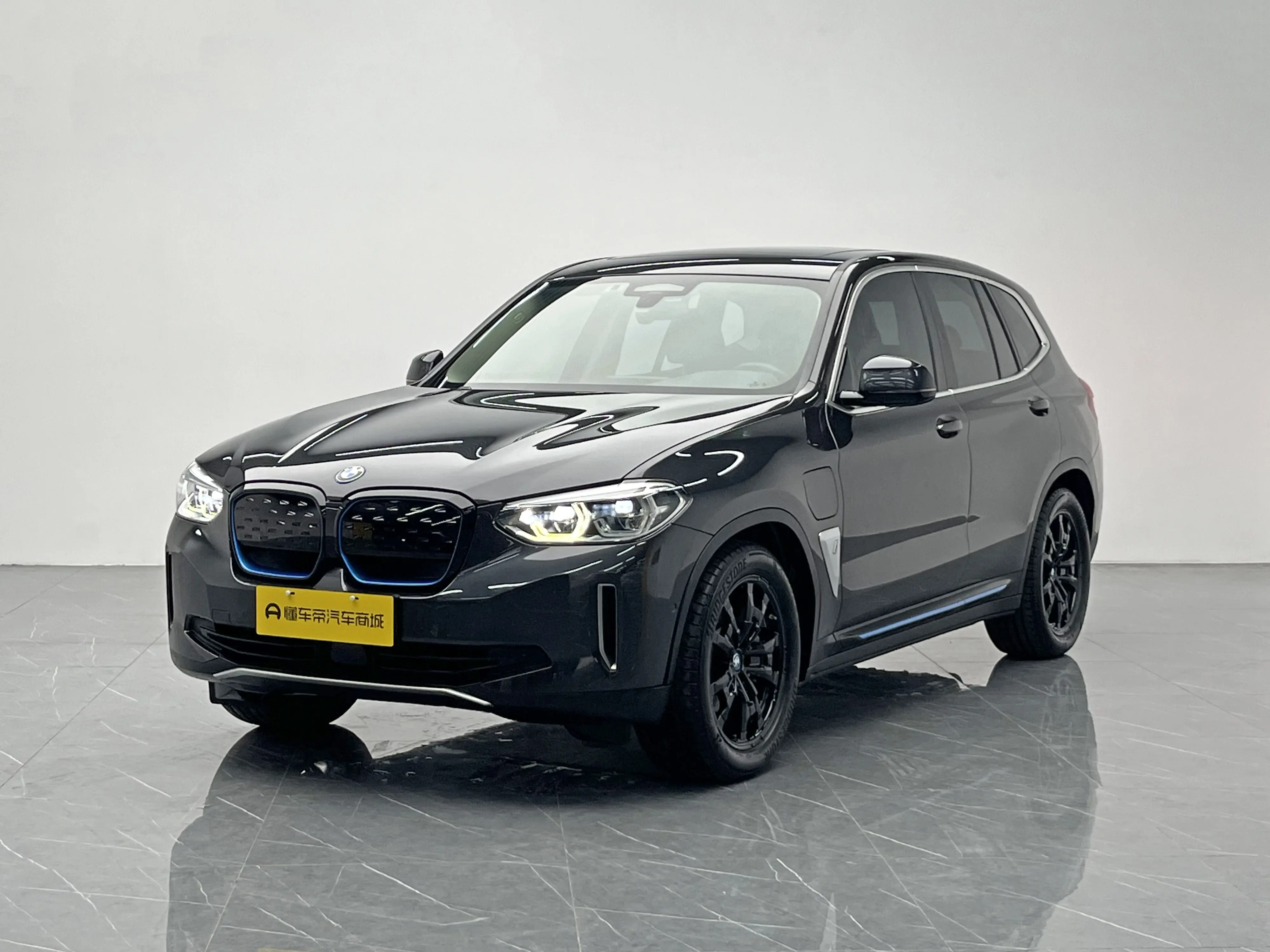 BMW iX3