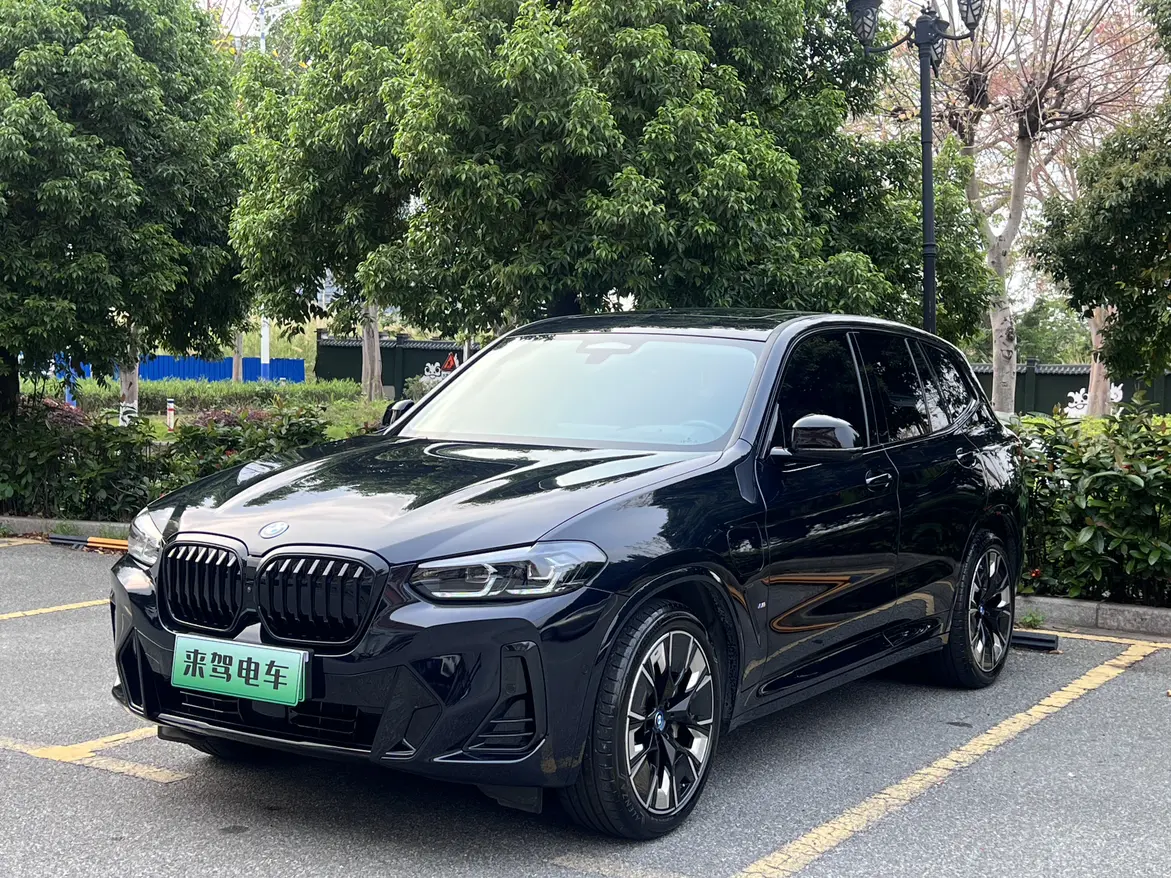 BMW iX3