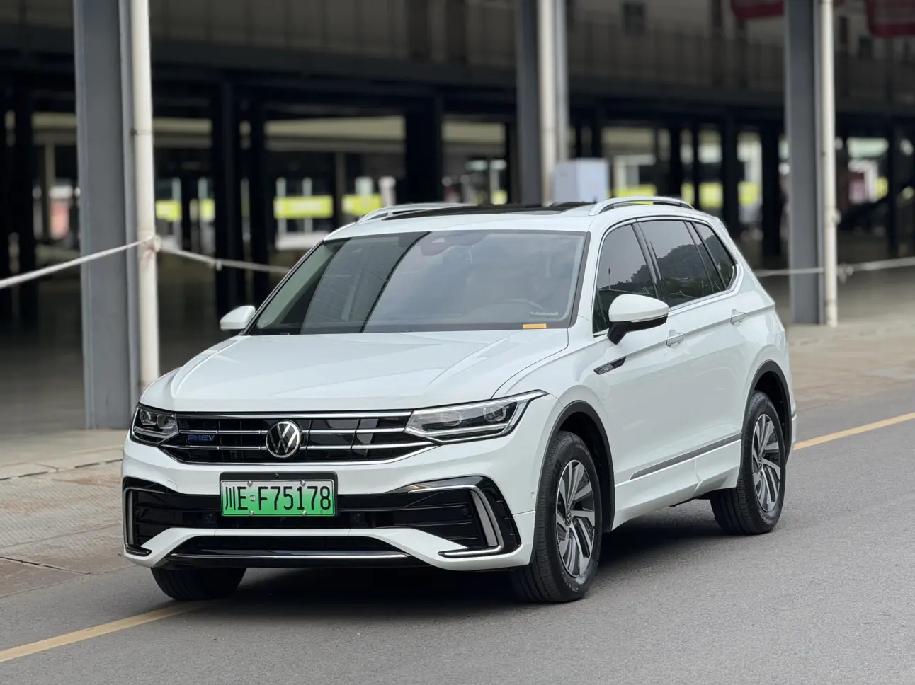 Volkswagen Tiguan L PHEV