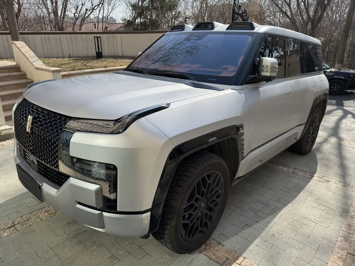 BYD Yangwang U8