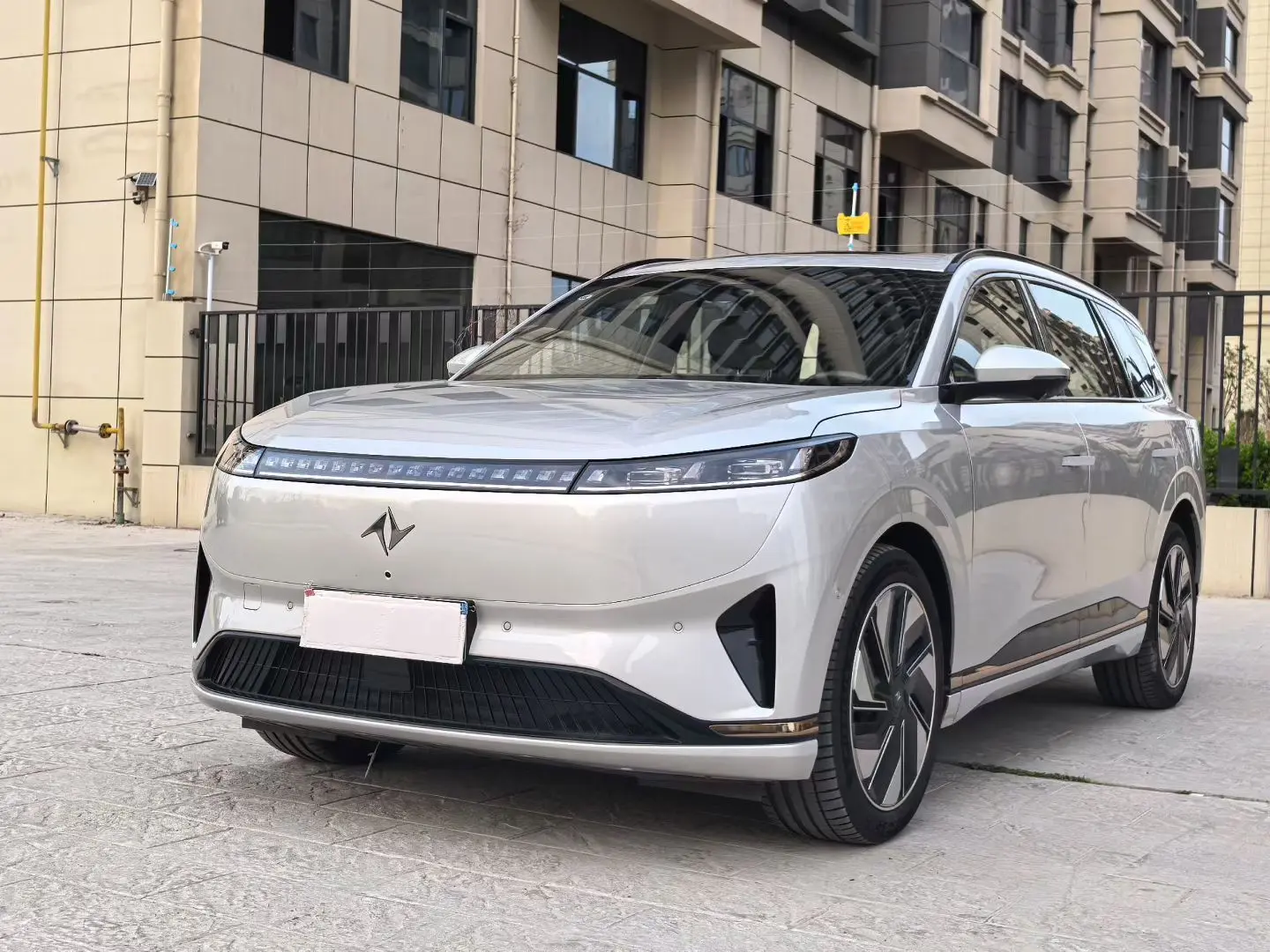 Dongfeng Eπ008