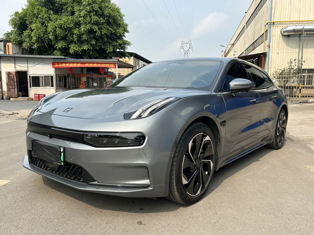 ZEEKR 001
