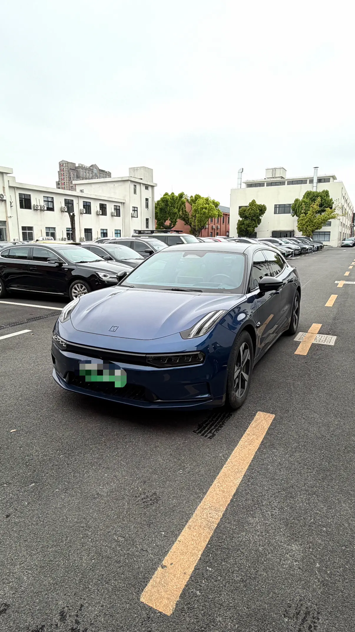 ZEEKR 001