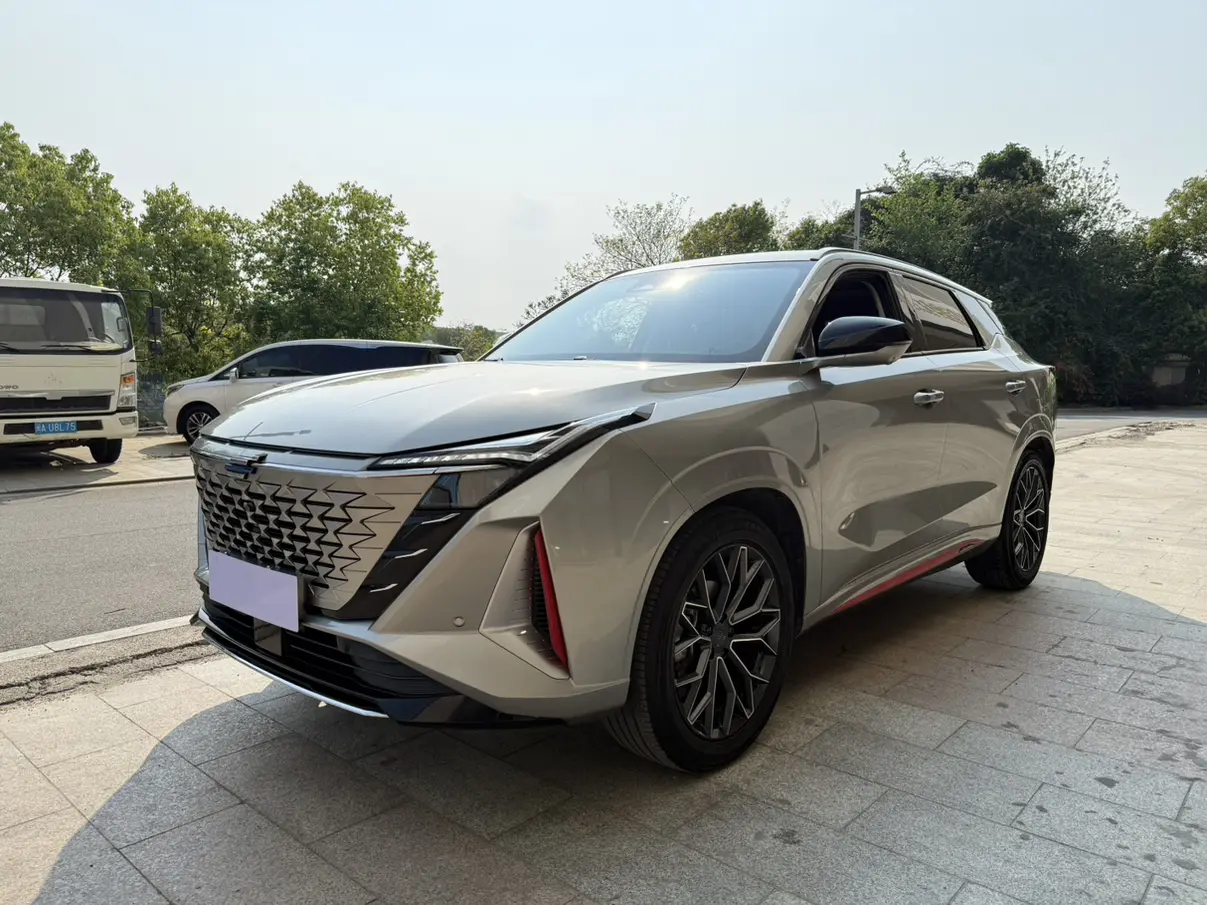 Oshan Changan Auchan Z6