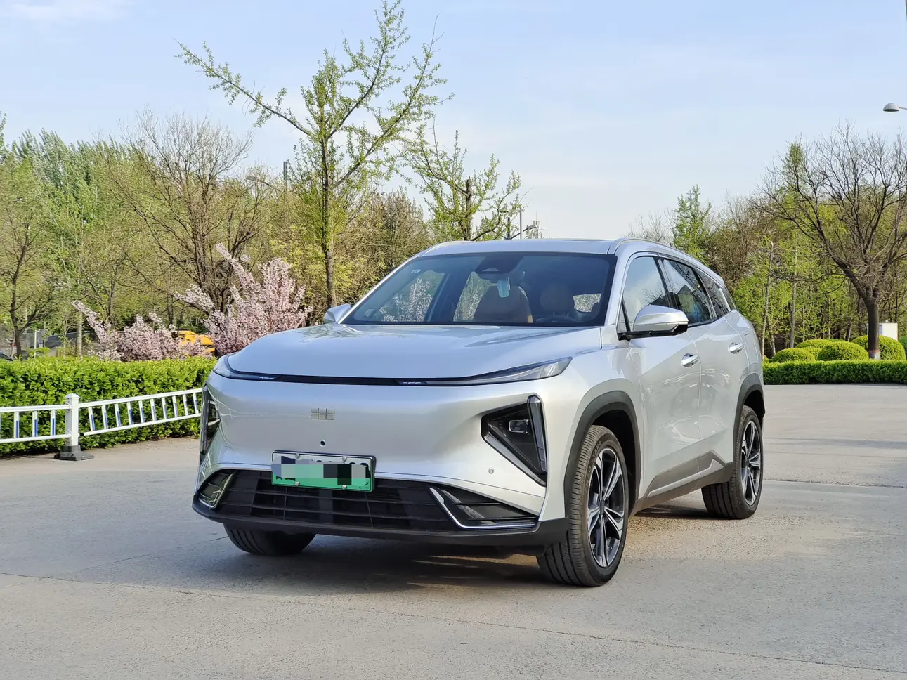 Geely Galaxy L7