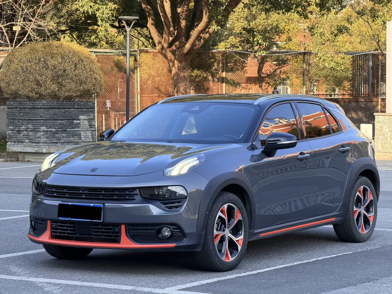 Lynk & Co 02