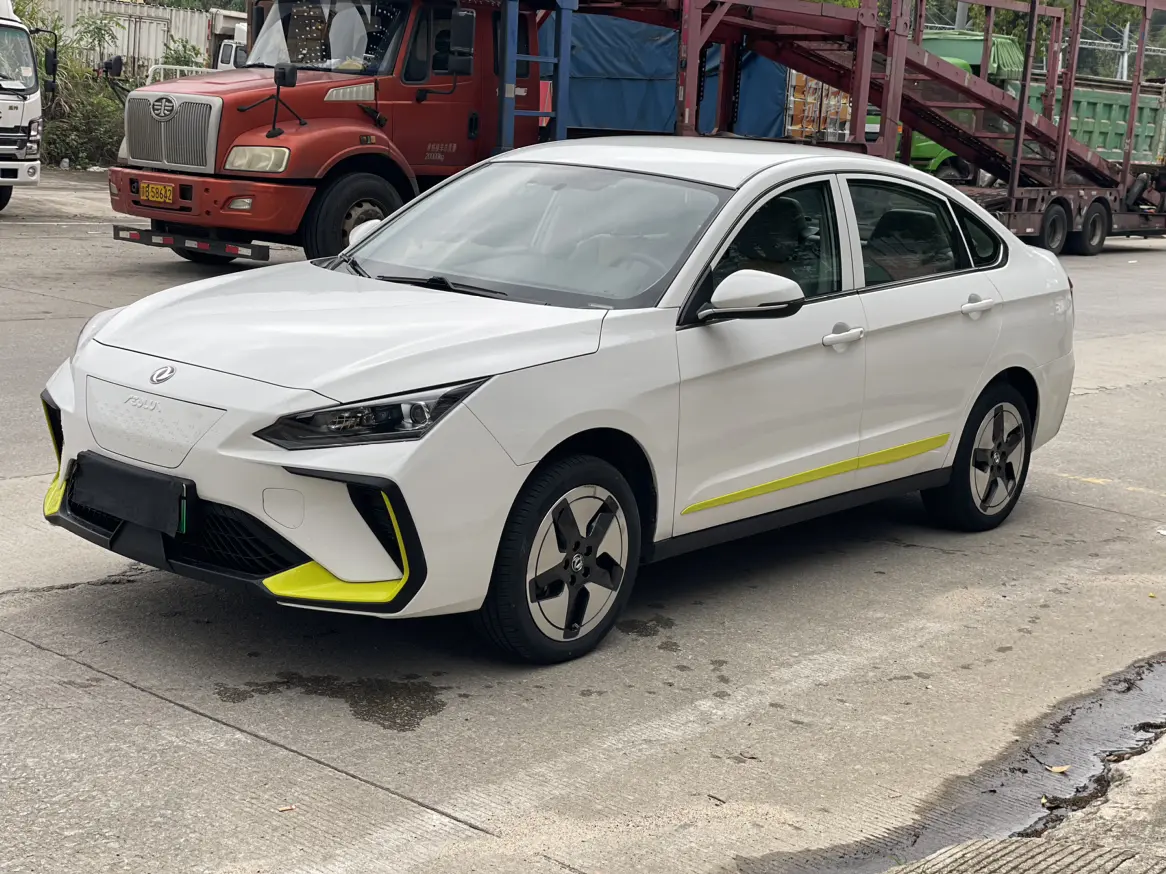 Dongfeng Fengshen E70