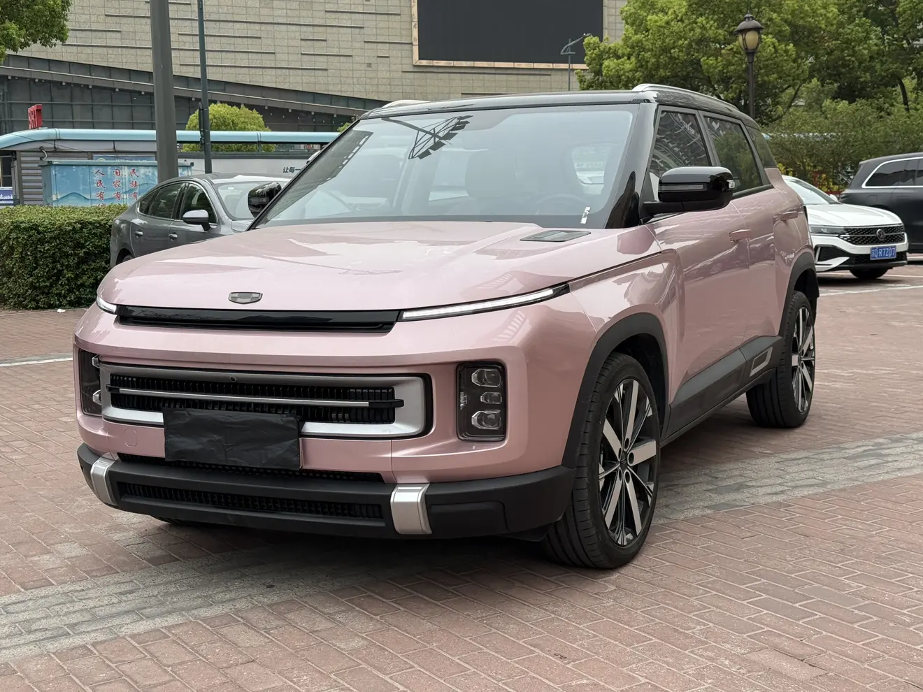 Geely ICON