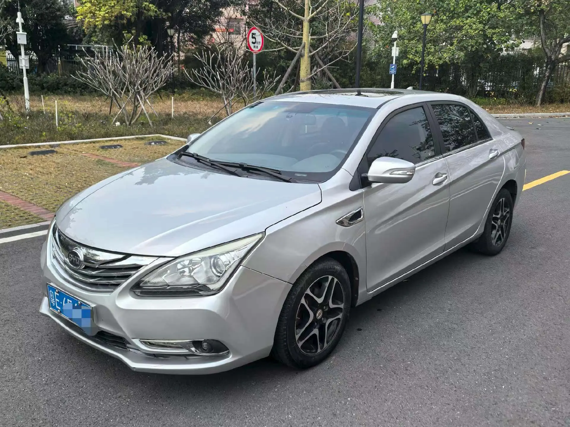 BYD G5