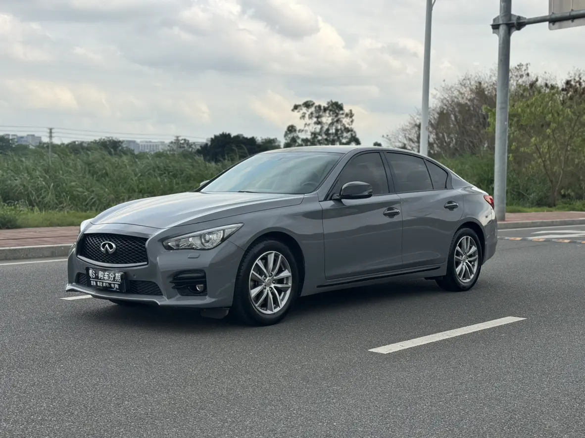 Infiniti Q50L