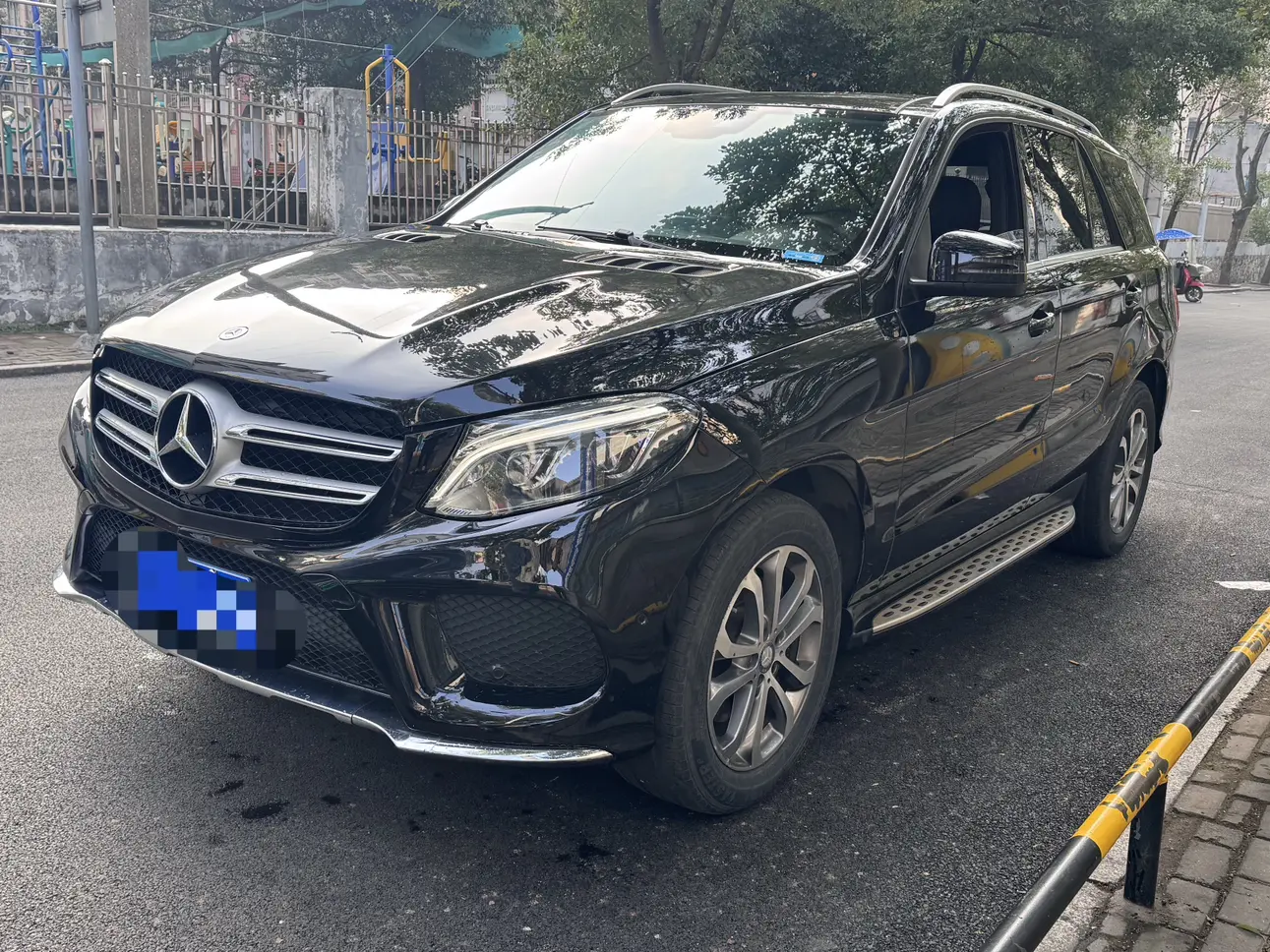 Mercedes-Benz GLE (Imported)