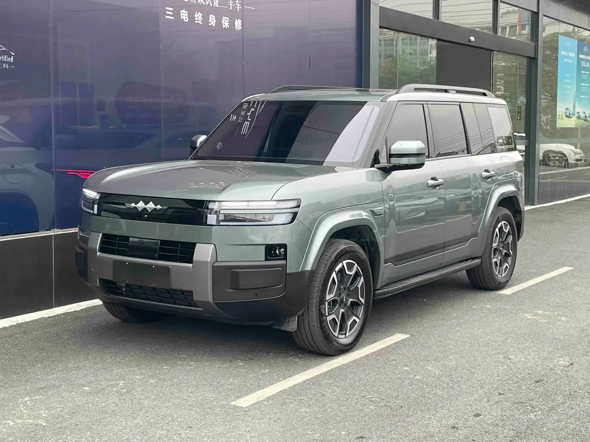 BYD Leopard Titanium 7 PHEV