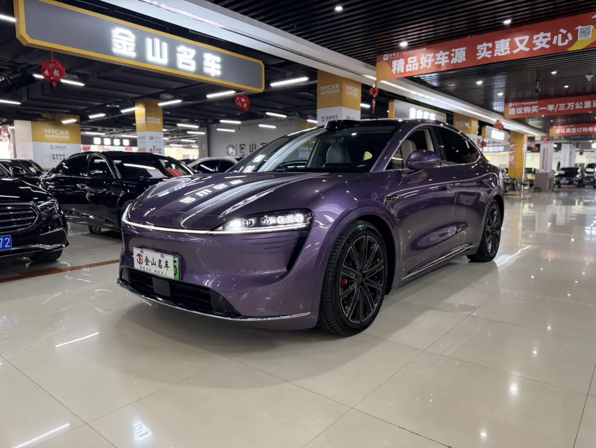 Luxeed Zhijie R7