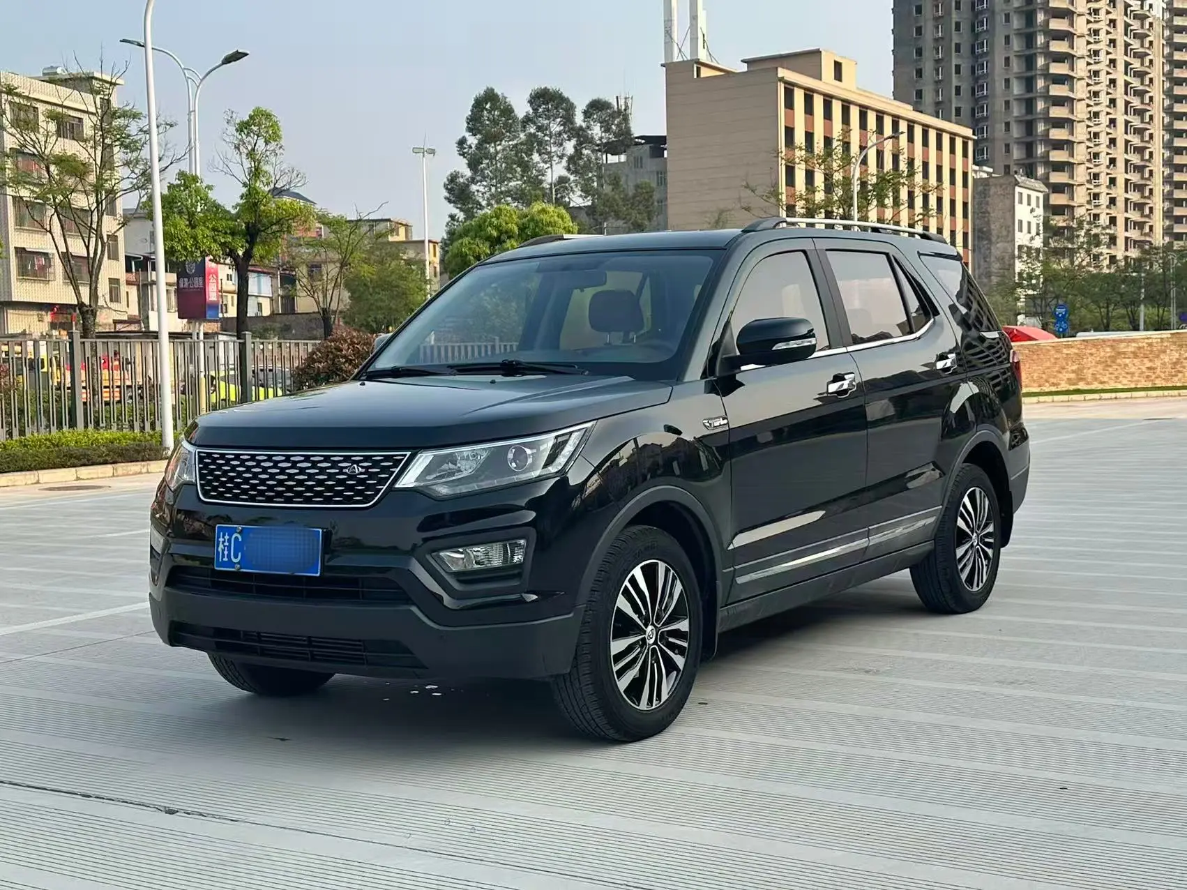 Oshan Changan Auchan CX70
