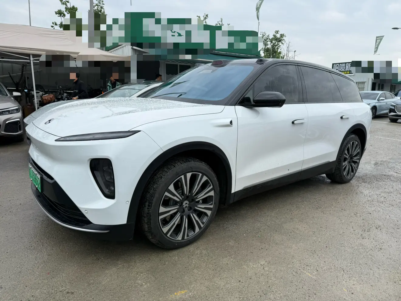 NIO ES8