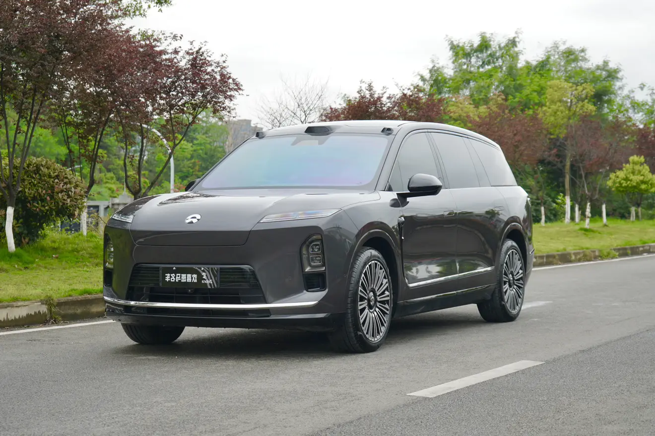NIO ES8