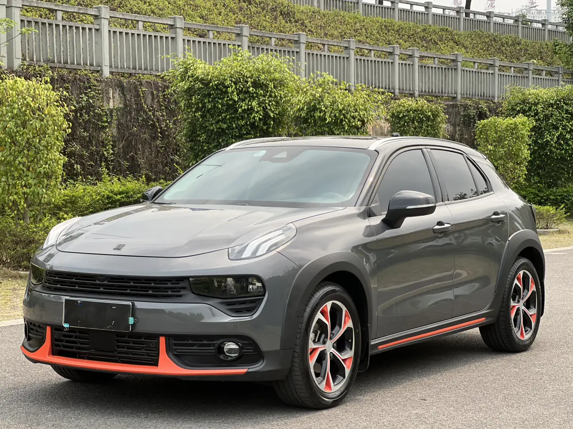Lynk & Co 02