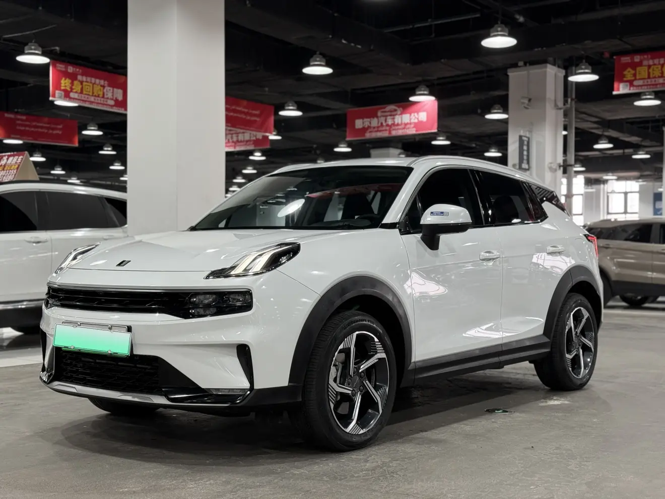 Lynk & Co 06 EM-P