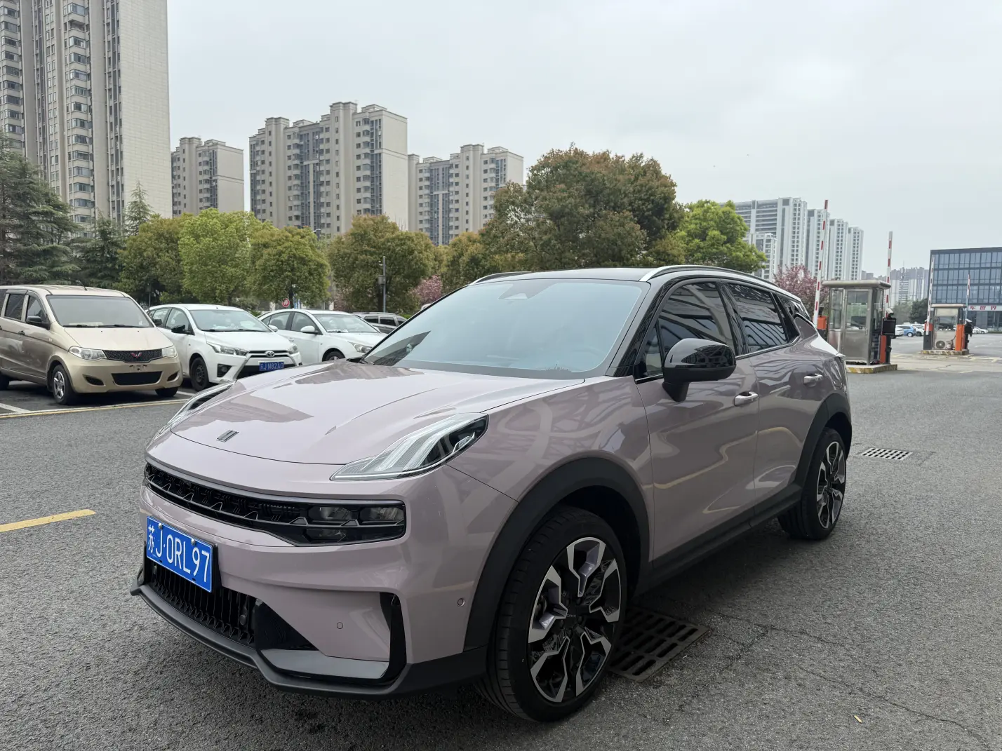 Lynk & Co 06