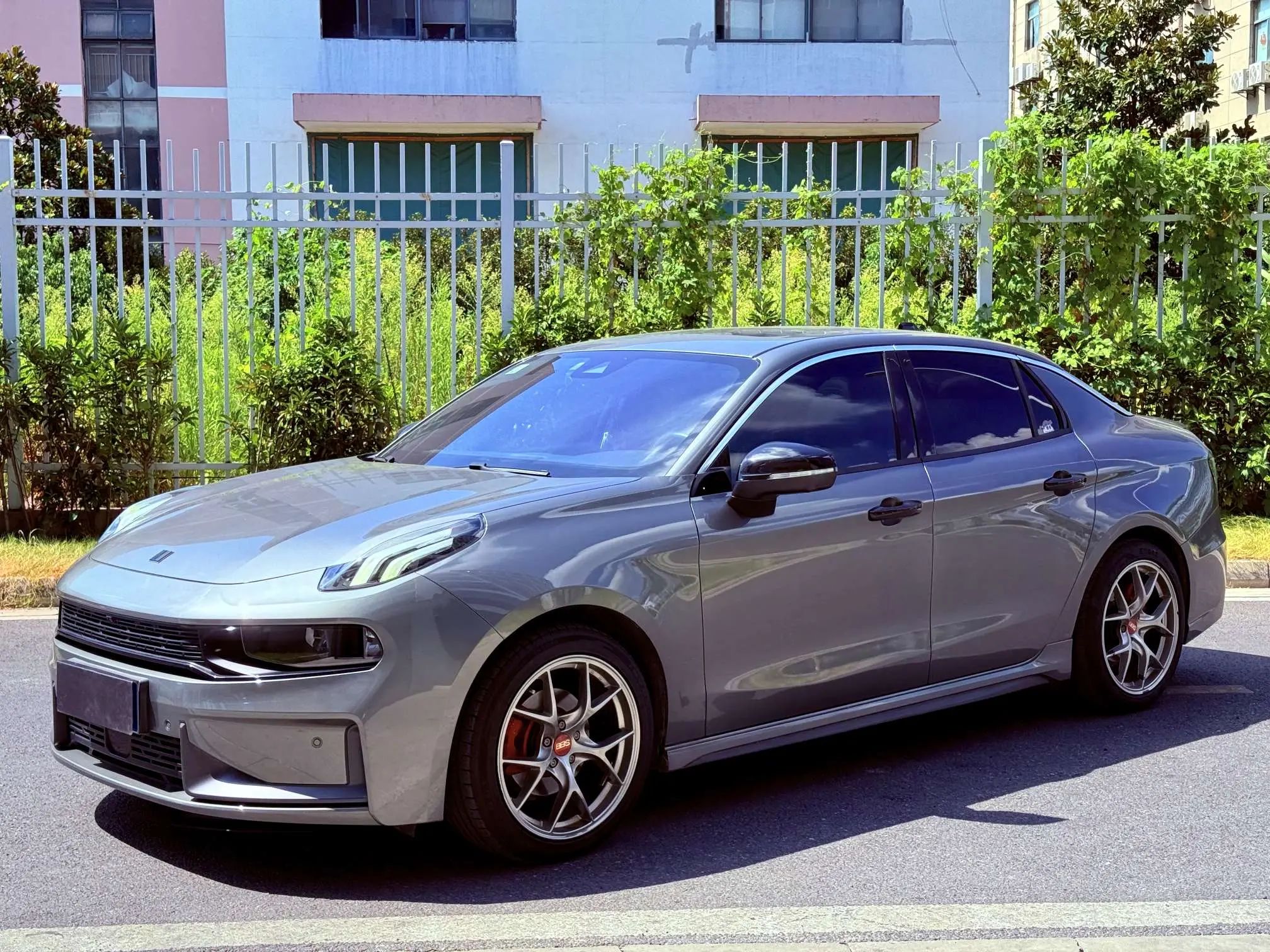 Lynk & Co 03