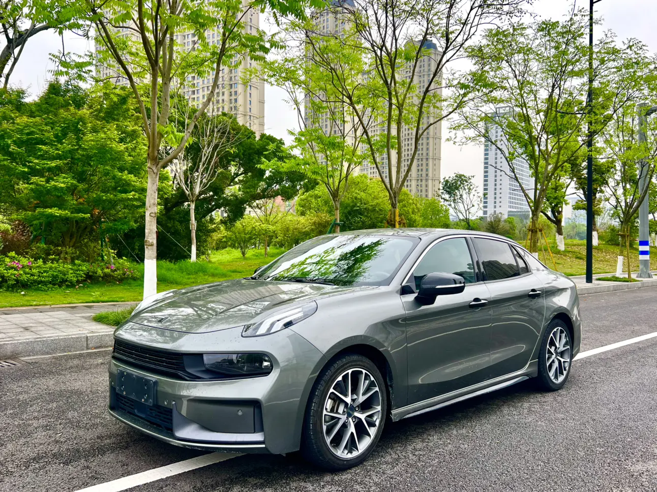 Lynk & Co 03