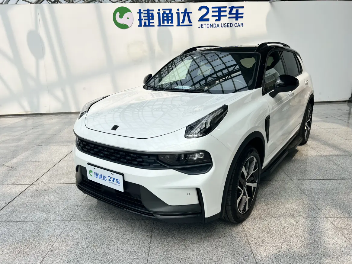 Lynk & Co 01