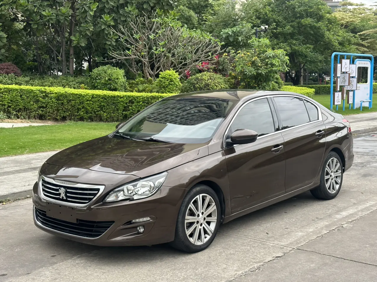 Peugeot 408