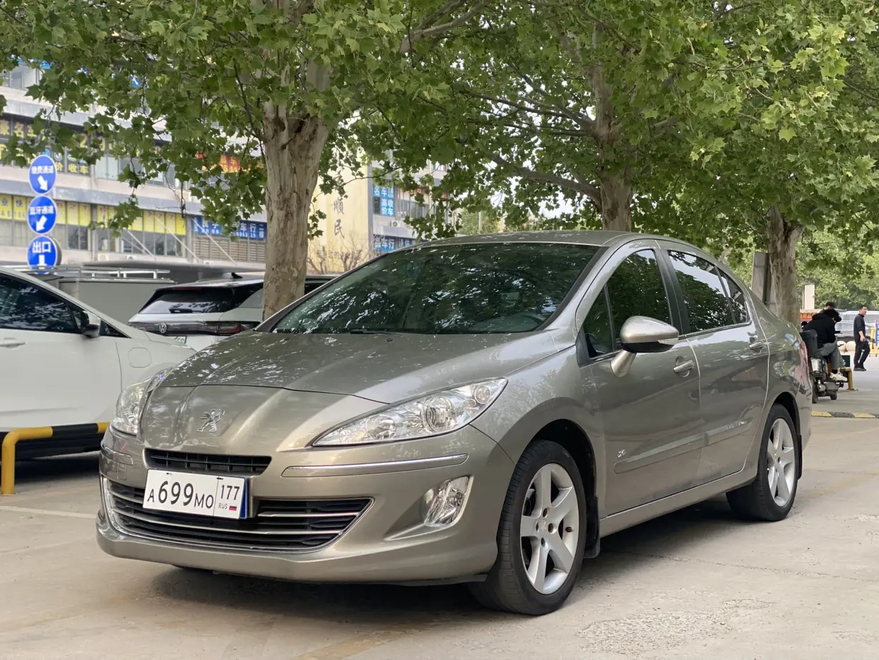 Peugeot 408