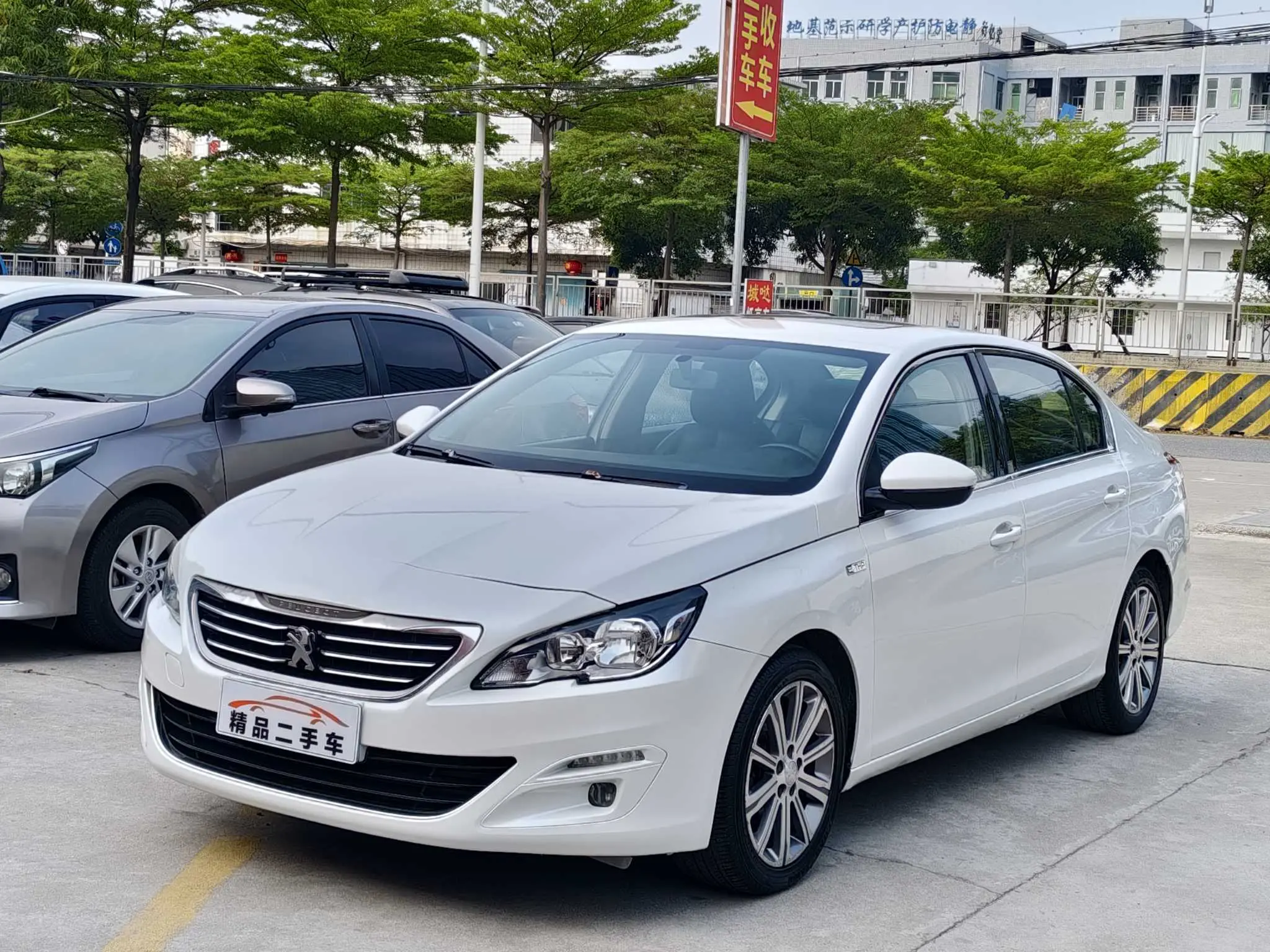 Peugeot 408