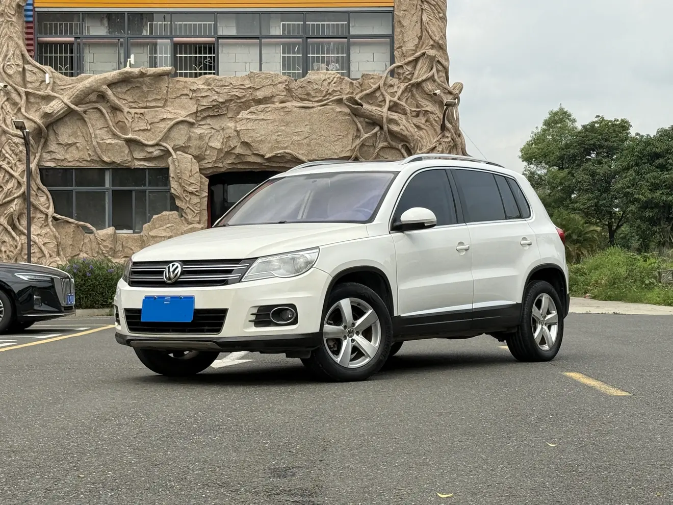 Volkswagen Tiguan (Tharu)