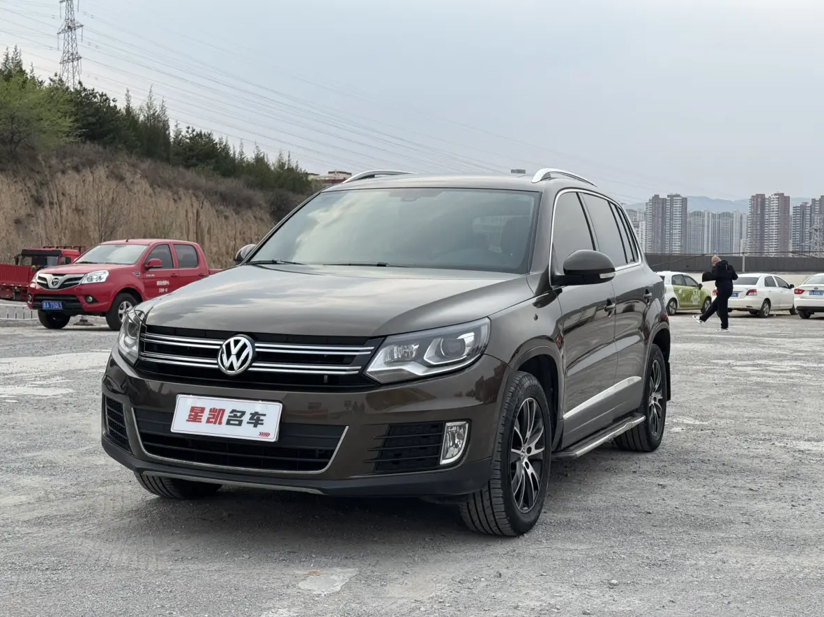 Volkswagen Tiguan (Tharu)