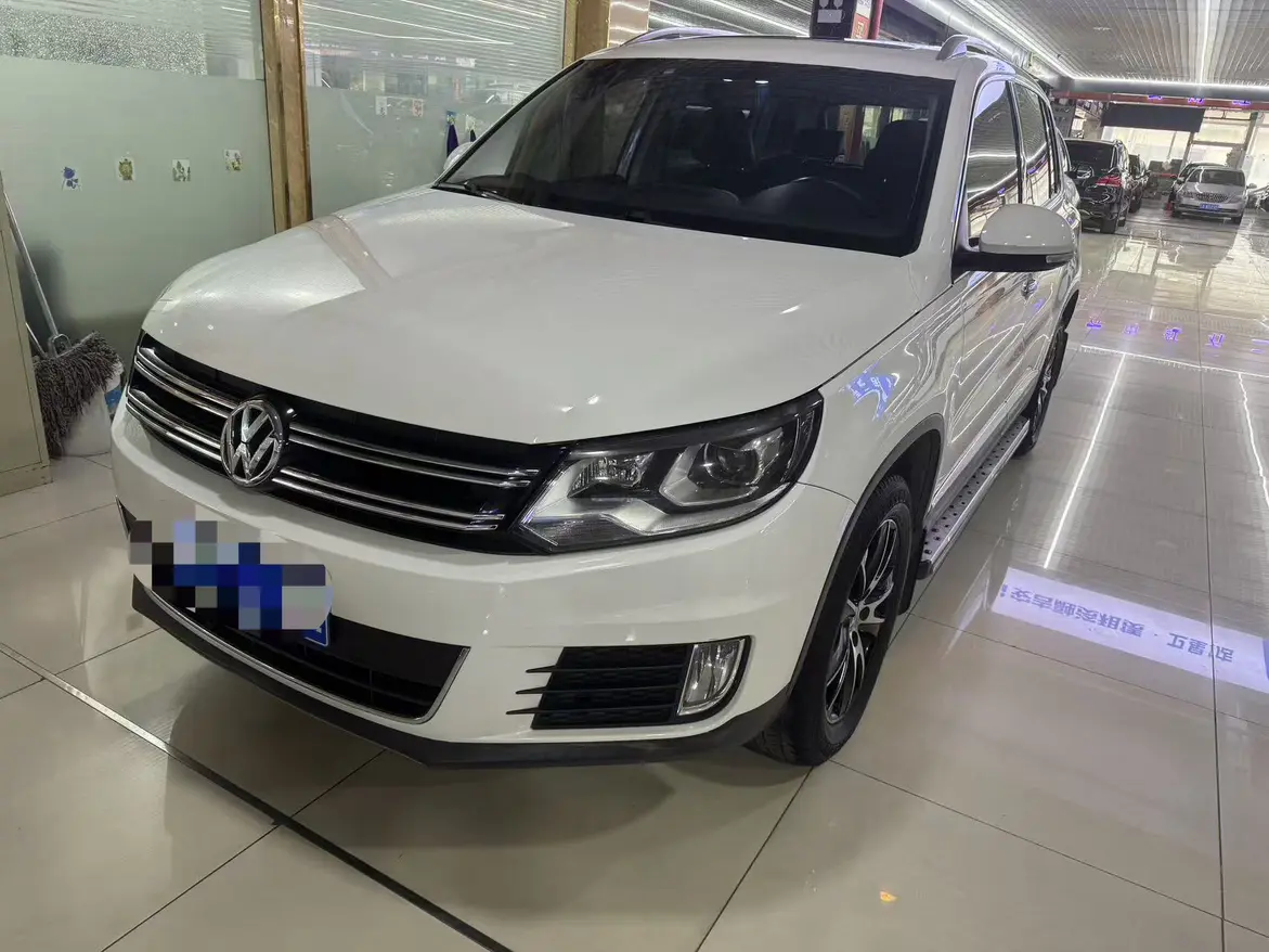 Volkswagen Tiguan (Tharu)