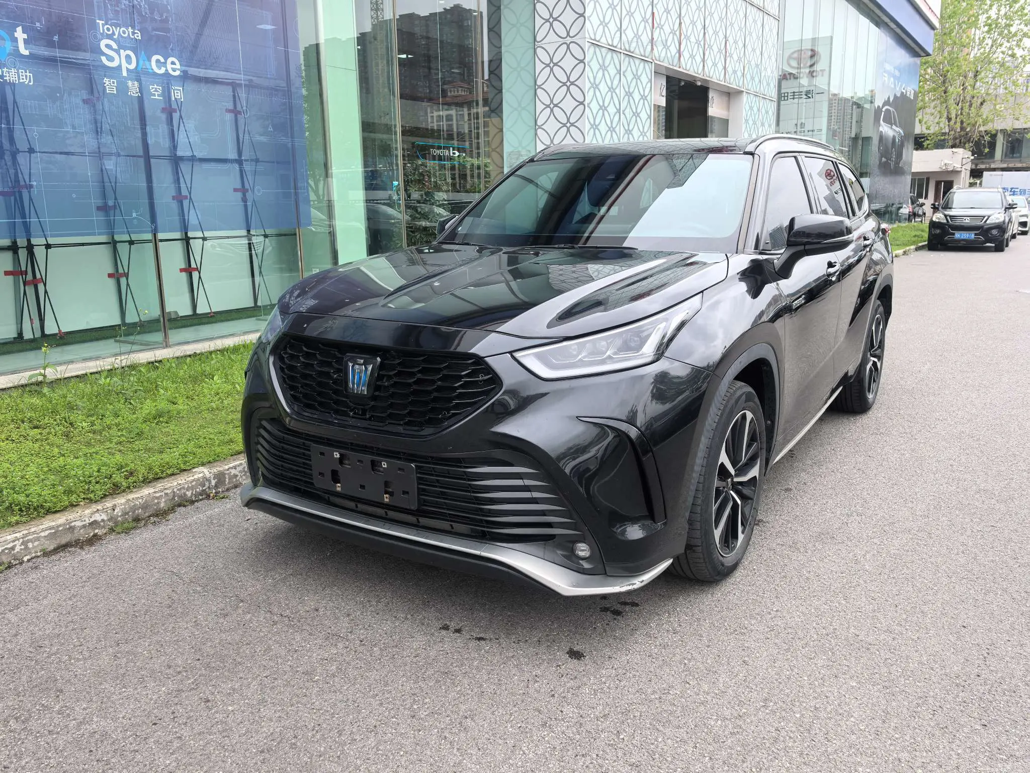 Toyota Crown Kluger