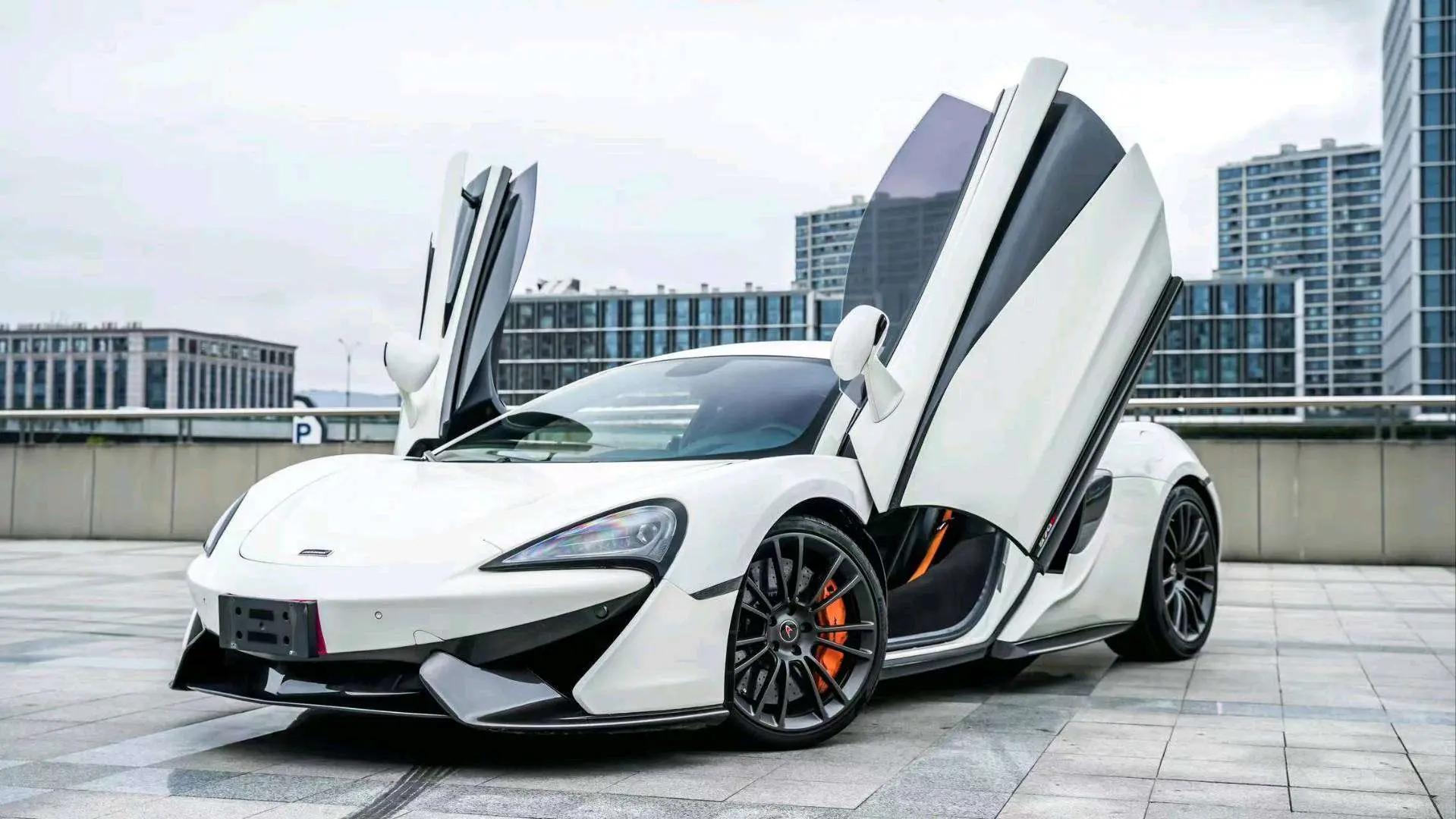 McLaren 570S