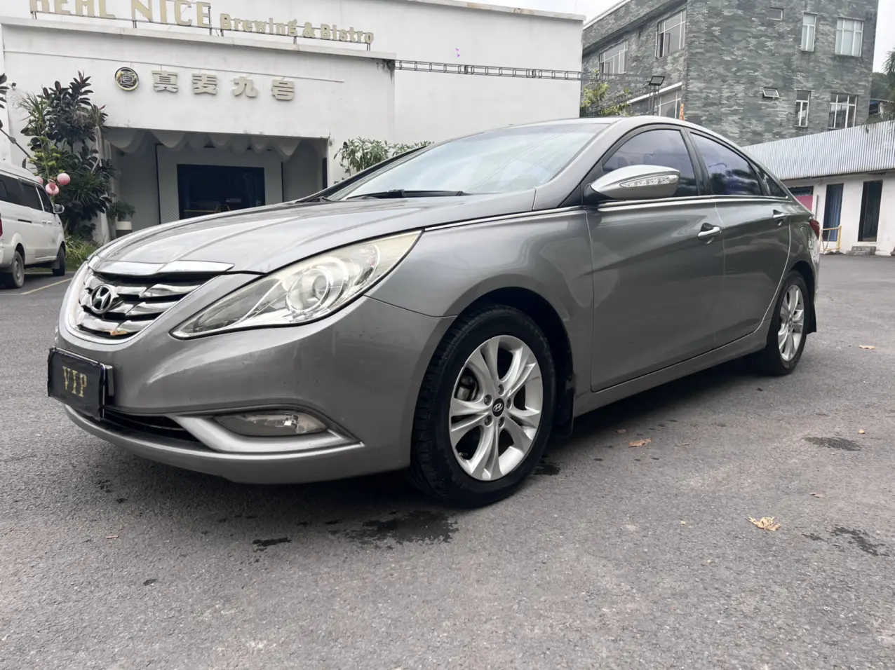 Hyundai Sonata eight