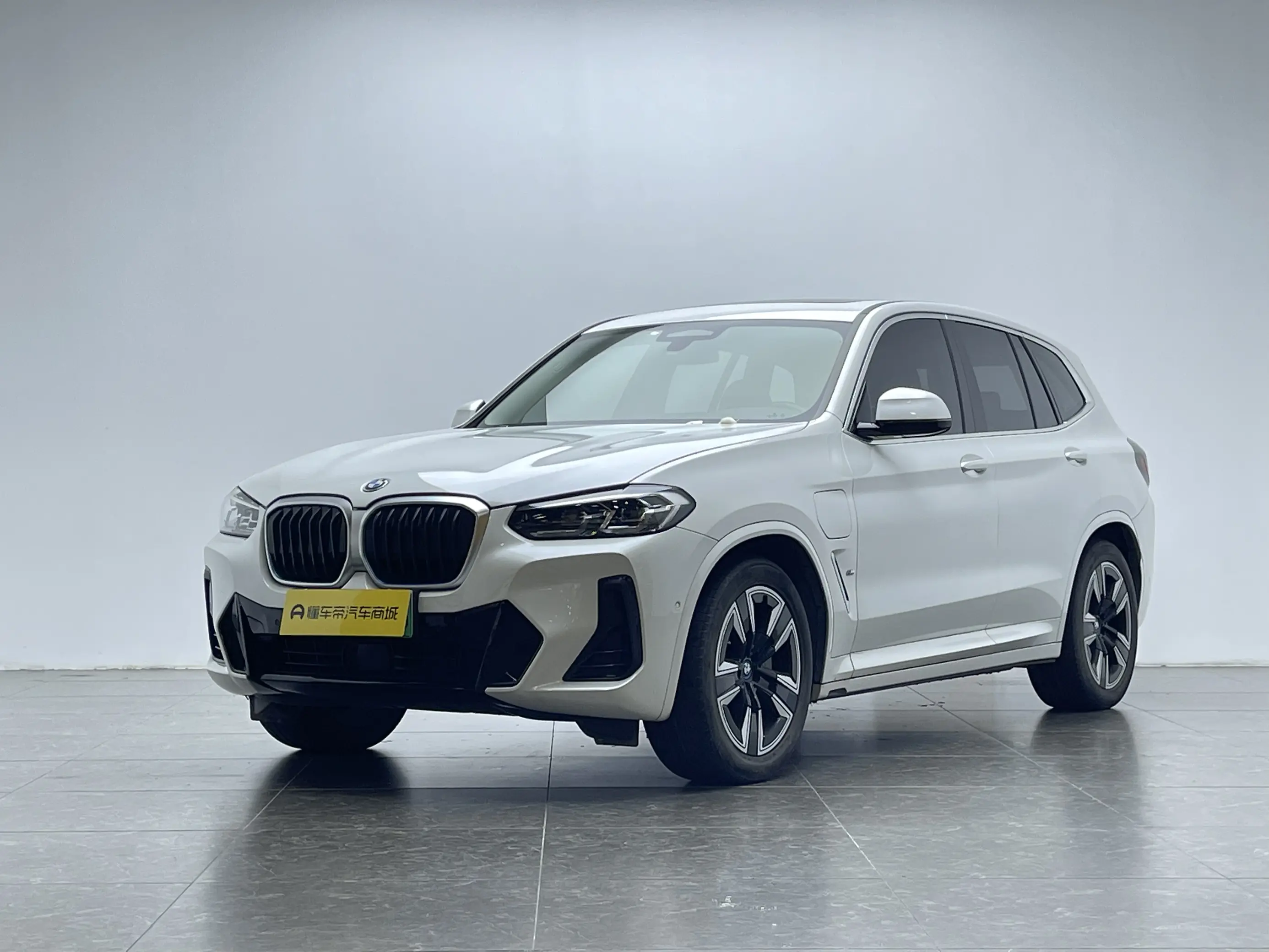 BMW iX3