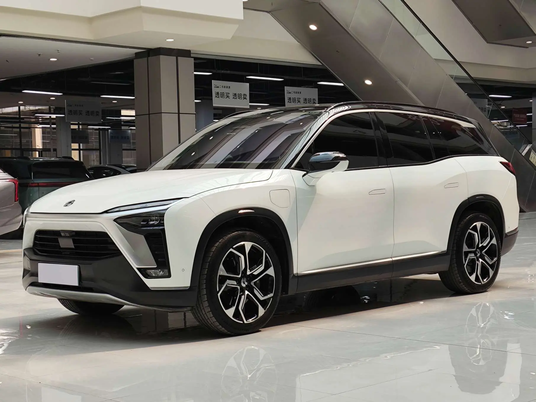 NIO ES8