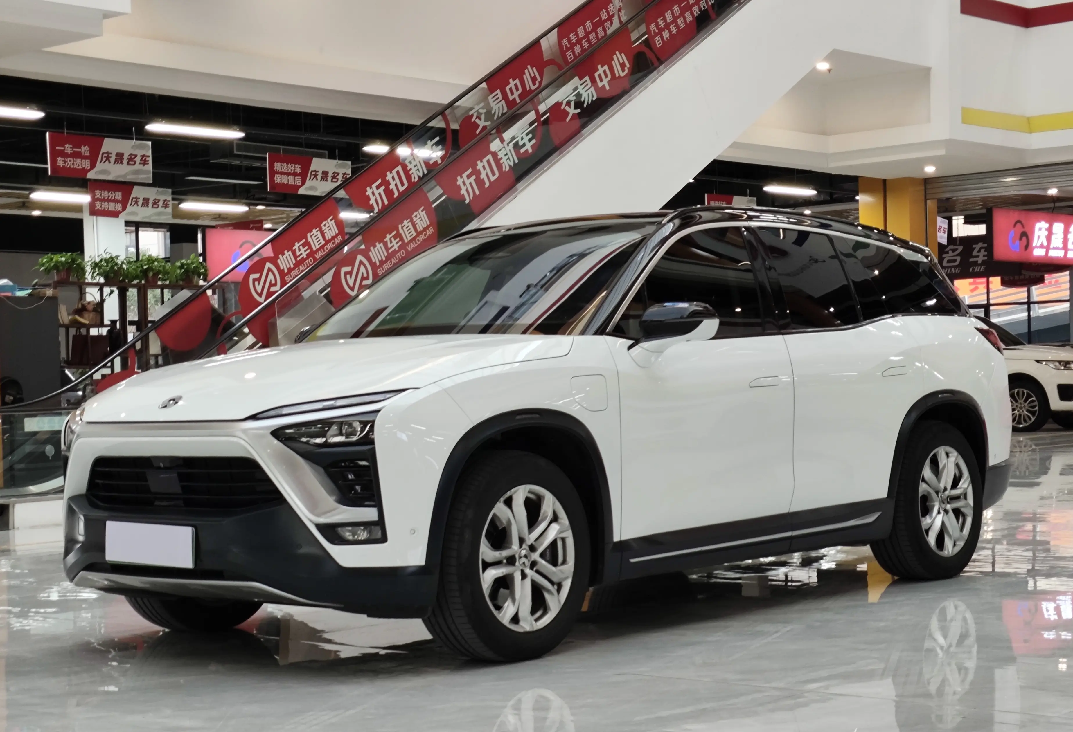 NIO ES8