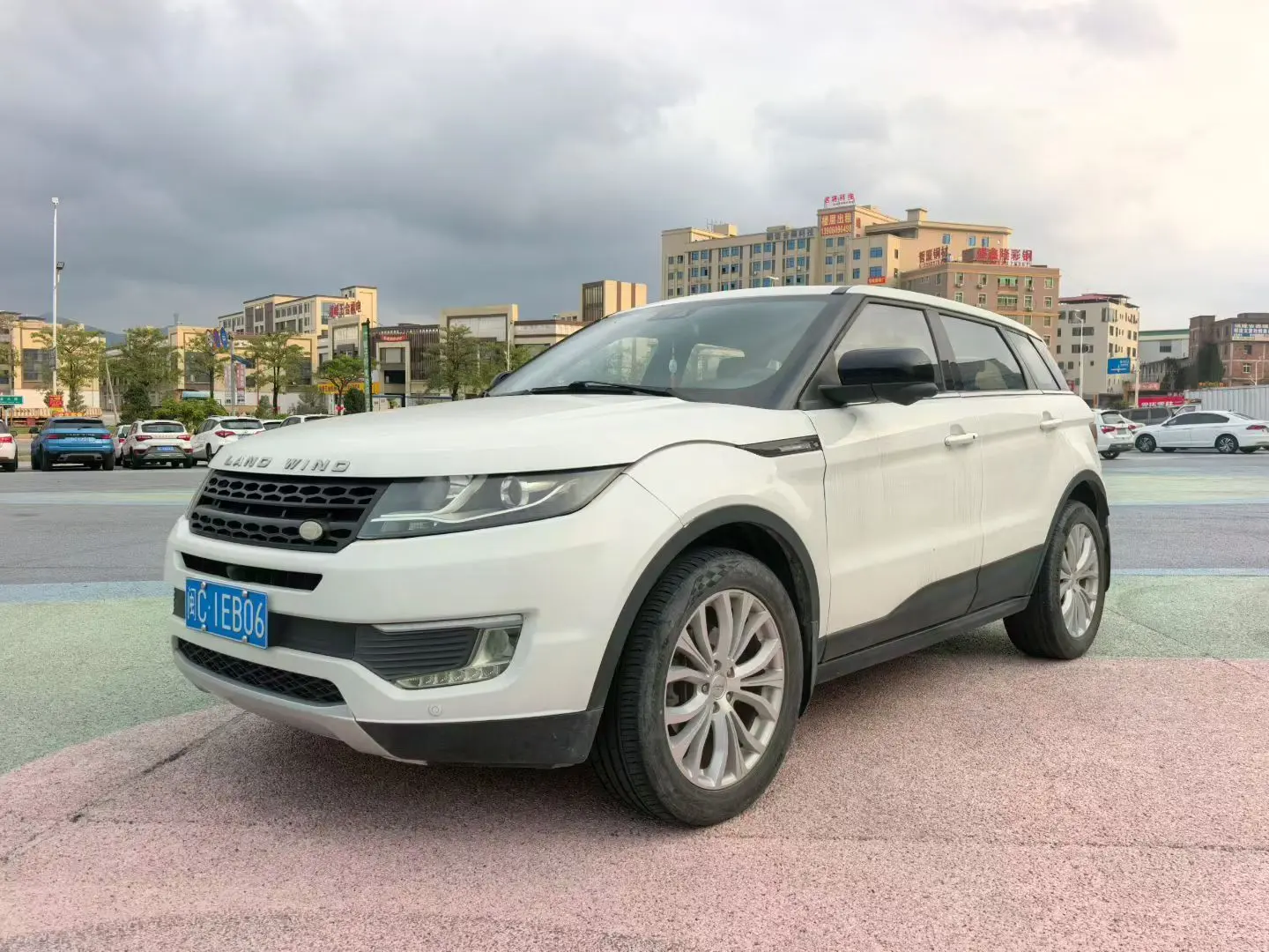 Lu Feng Landwind X7