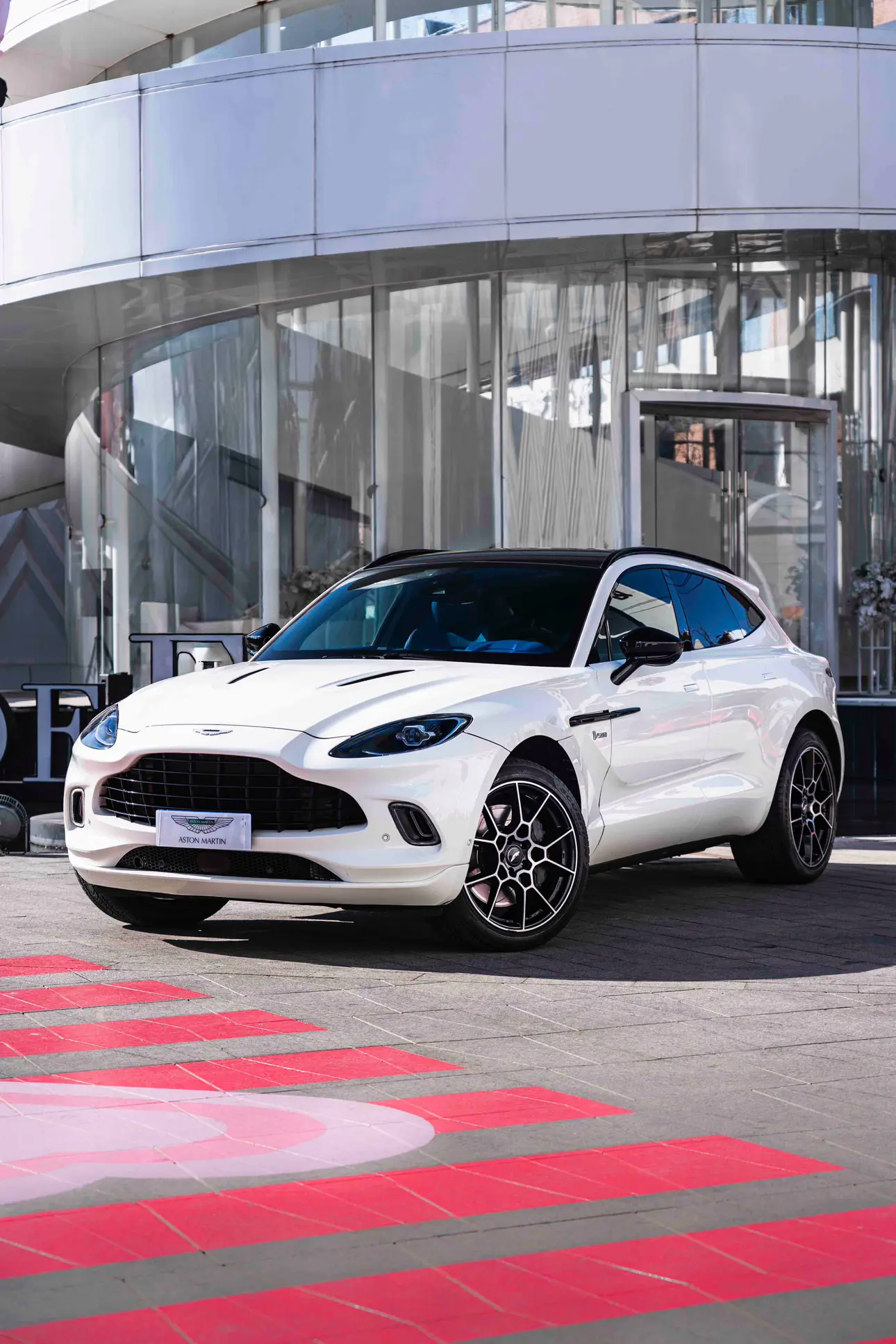 Aston Martin DBX
