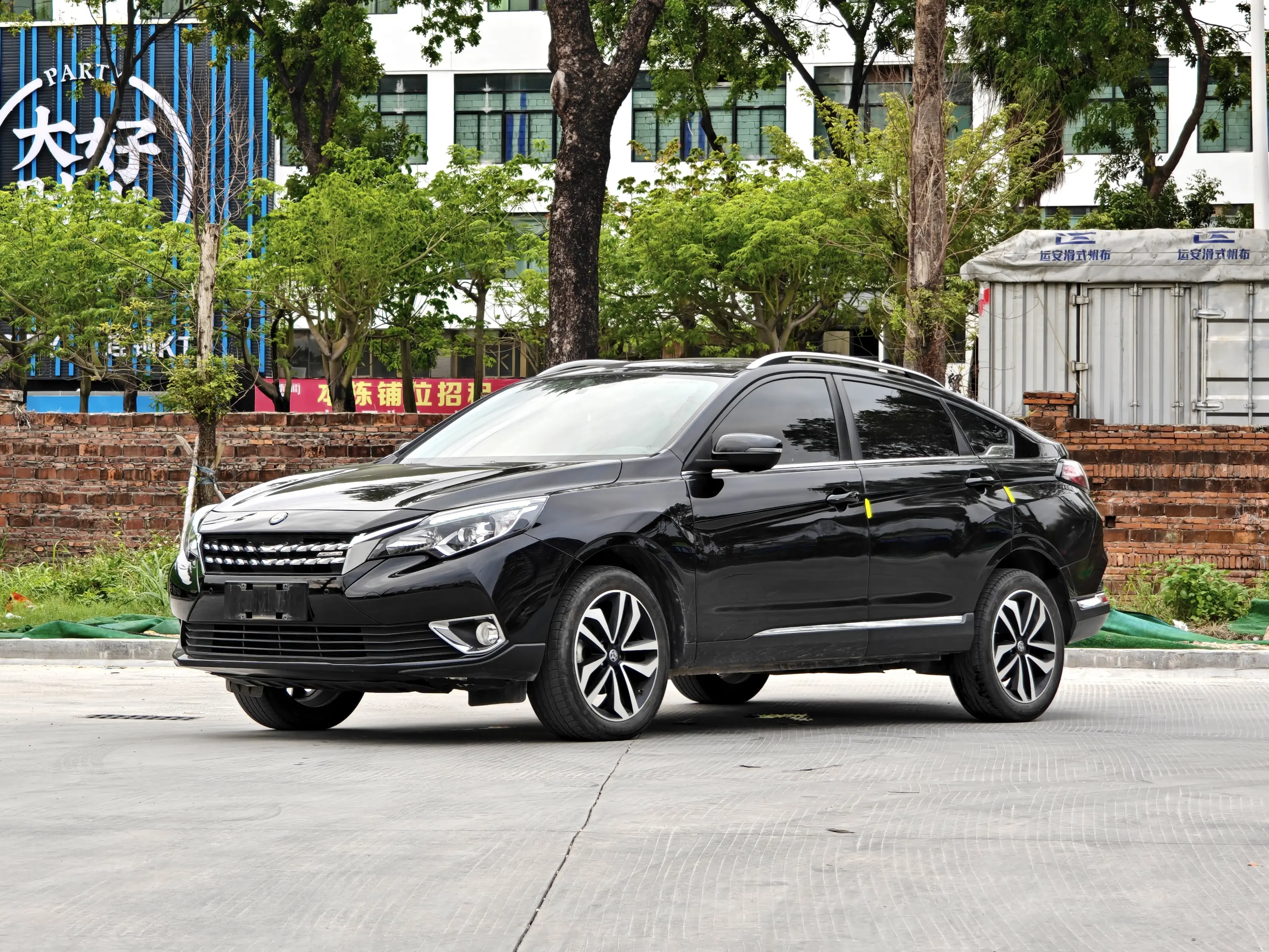 Kai Chen Venucia T90