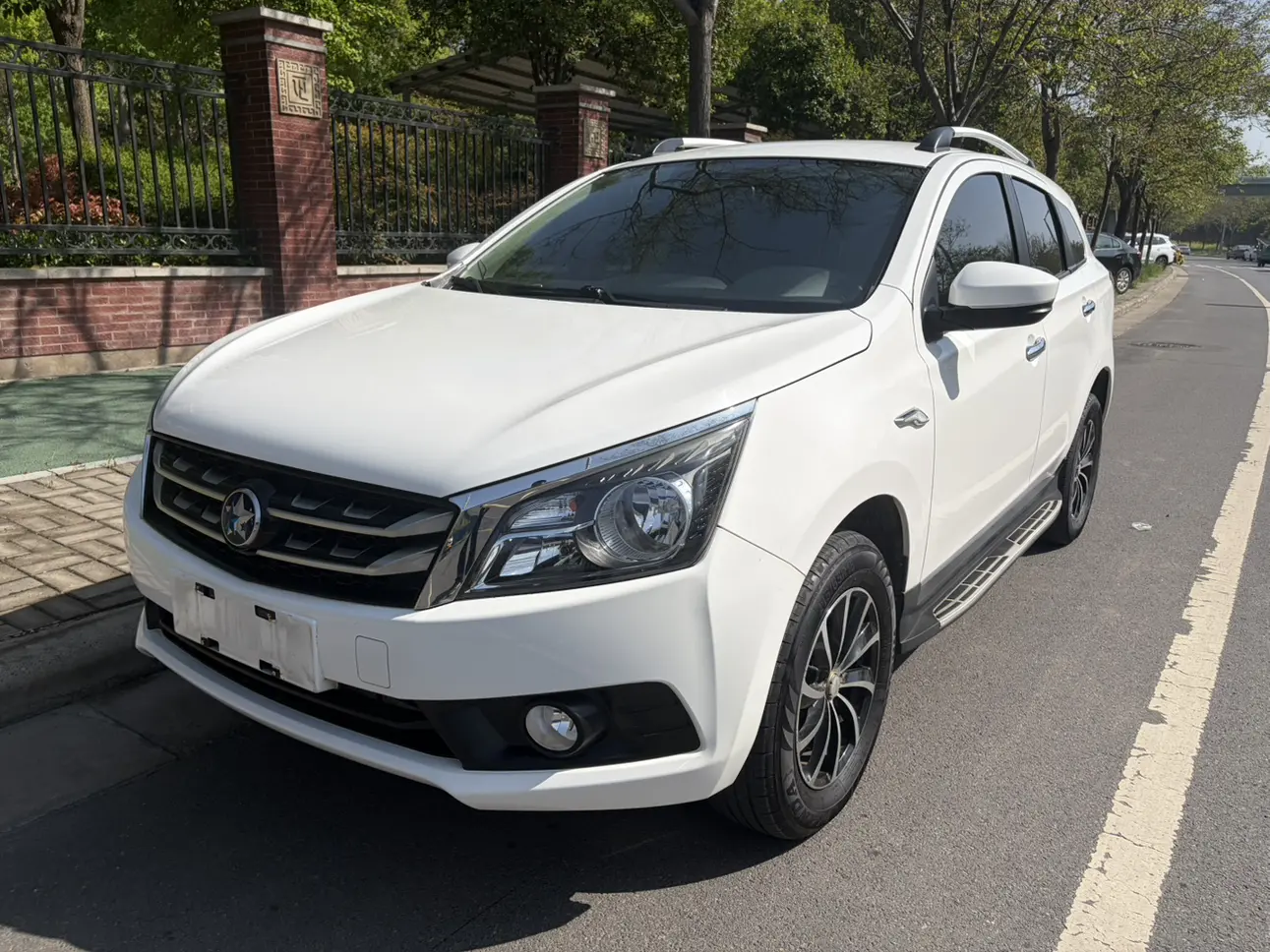 Kai Chen Venucia T70