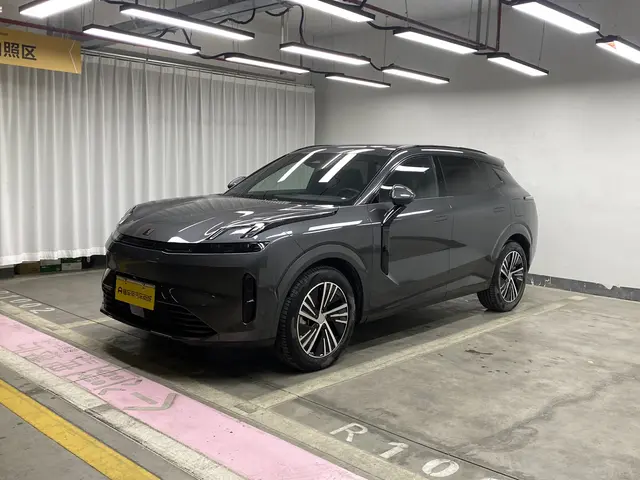 Lynk & Co 08 EM-P