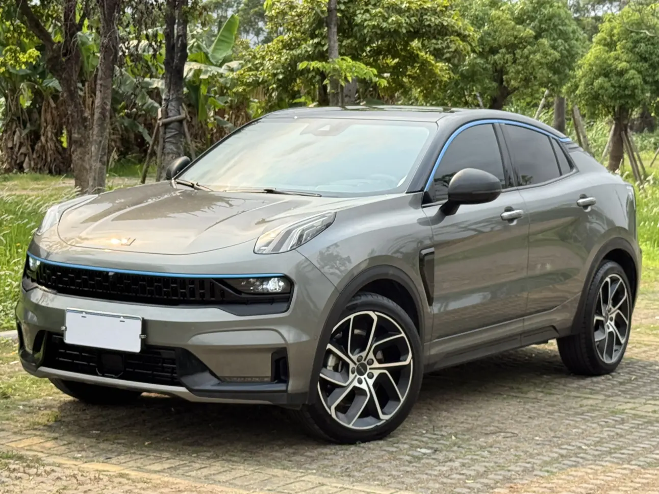 Lynk & Co 05