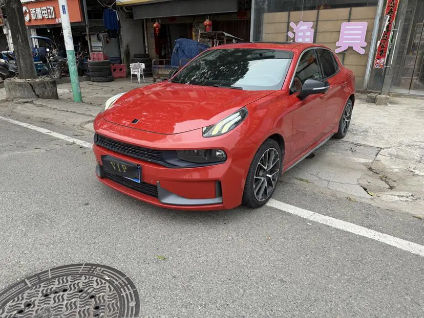 Lynk & Co 03