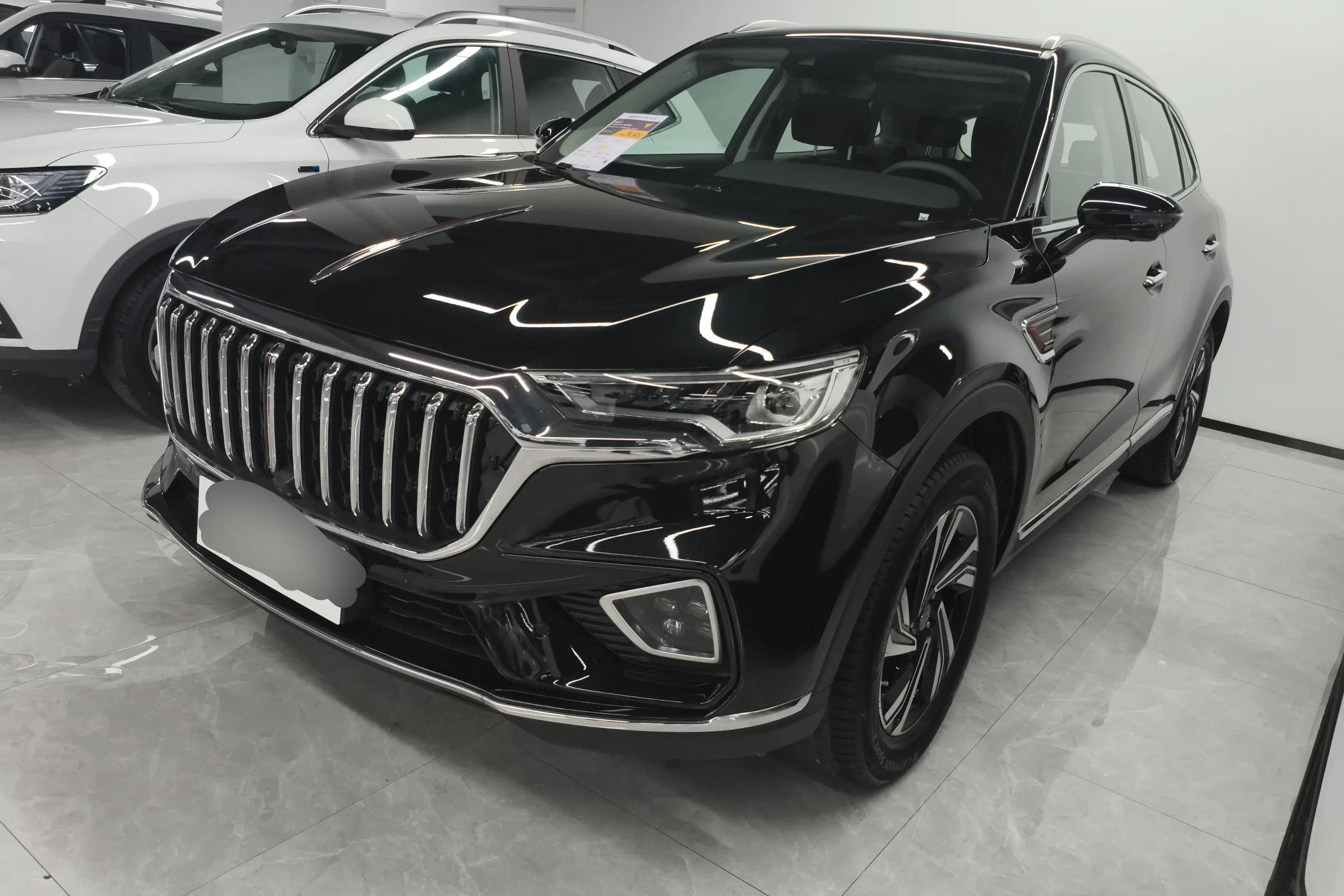 Hongqi HS5