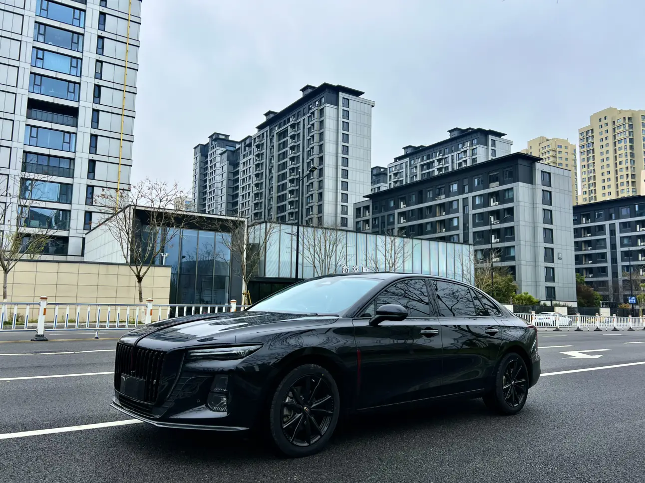 Hongqi H5