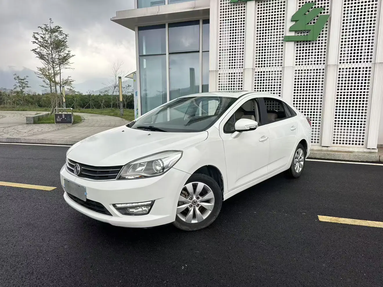 Dongfeng Fengshen L60