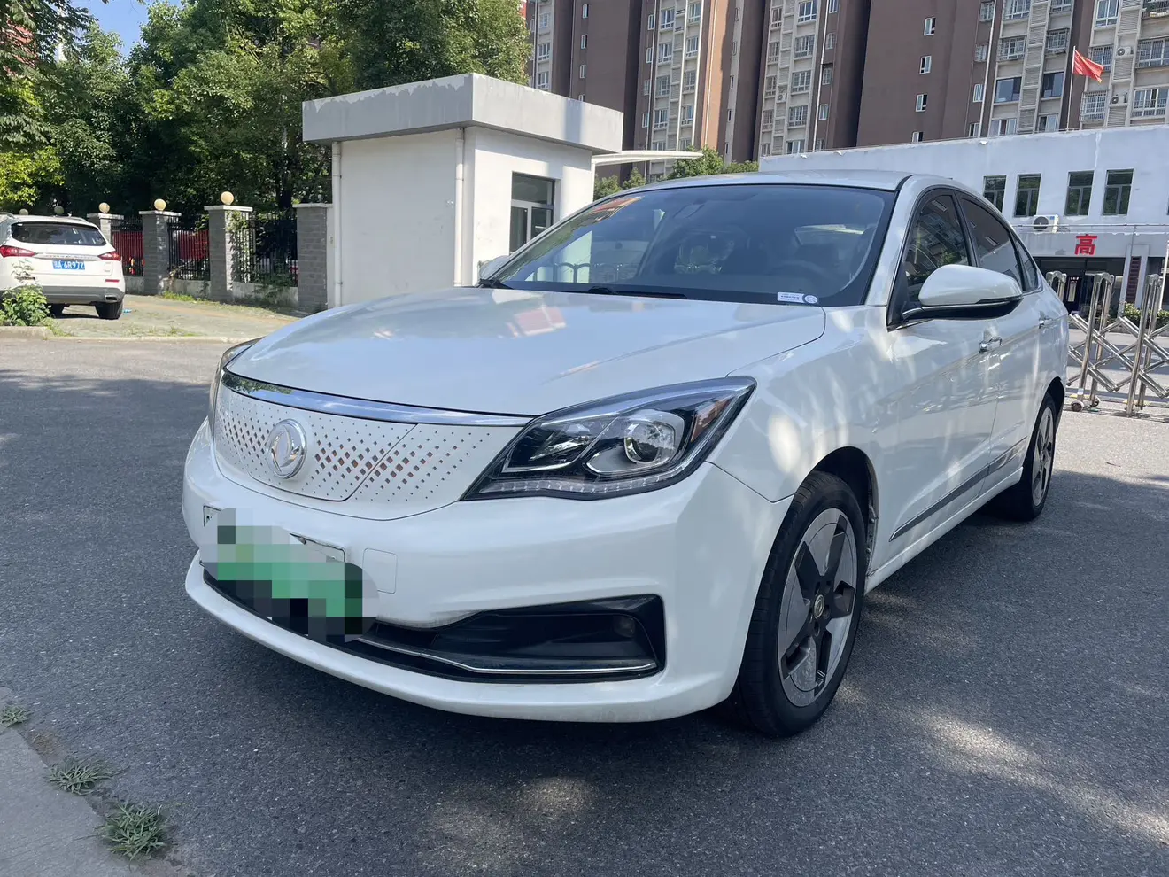 Dongfeng Fengshen E70