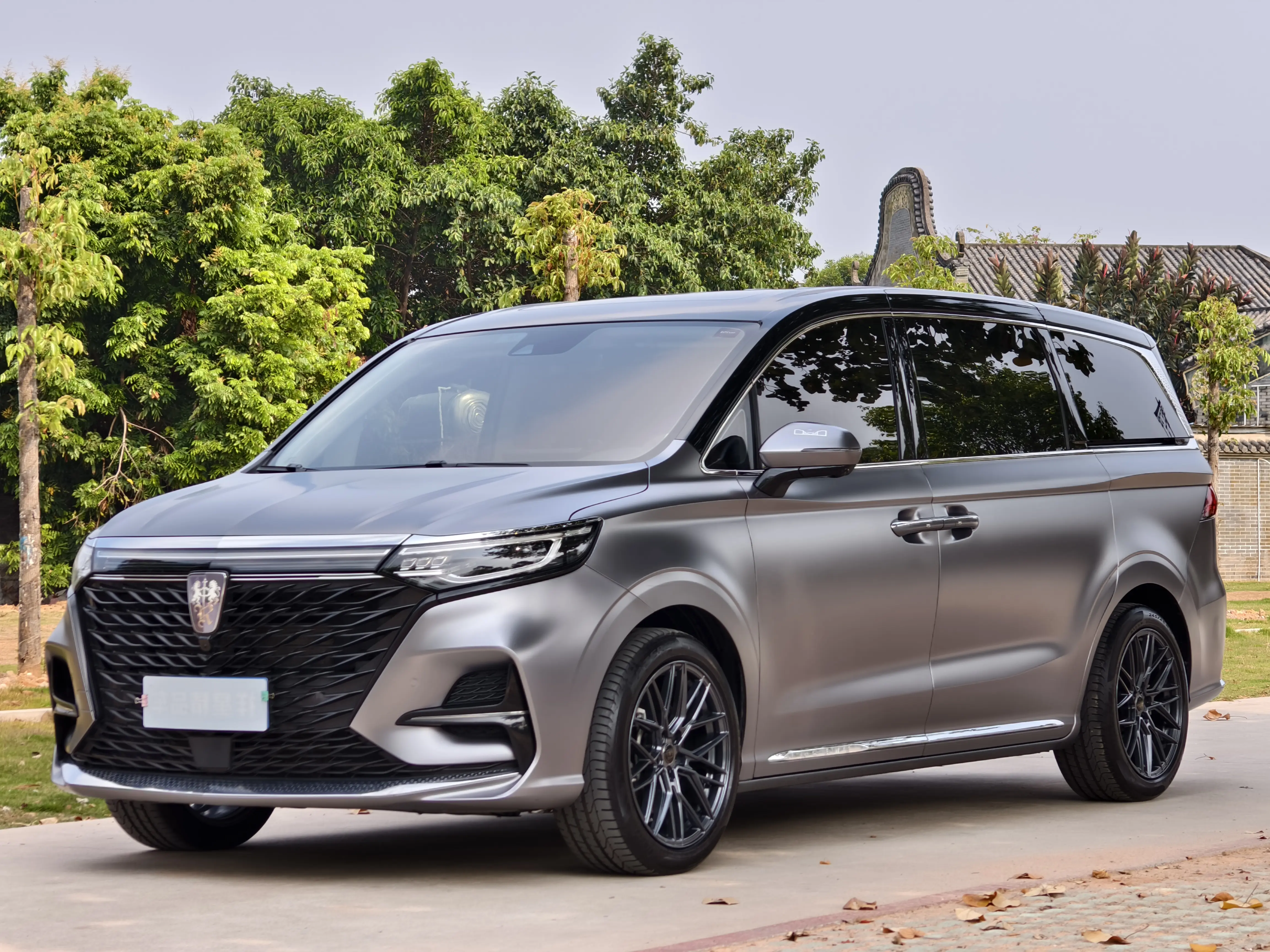 Roewe iMAX8